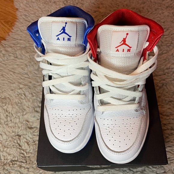 Jordan 1’s Mid 85’ - Picture 2 of 4